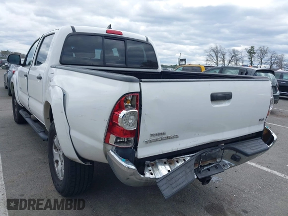 2015 Toyota Tacoma with VIN 5TFLU4EN6FX120947, listed as a IAAI auction lot 42043239 with 125,480 mi miles and . Bid and sale history available at DreamBid. Image 3.