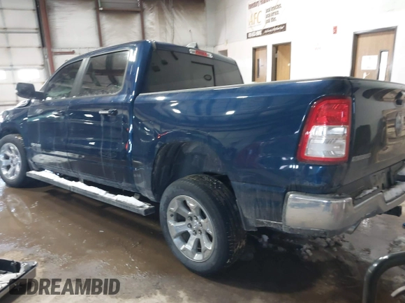 2020 Ram 1500 Big Horn z VIN 1C6SRFFT7LN218907, wystawiony jako IAAI lot #41608010 z przebiegiem 78 998 mil mil oraz . Historia ofert i sprzedaży dostępna na DreamBid. Obrazek 3.
