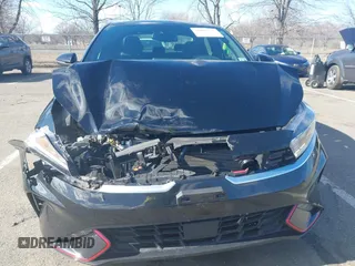 2023 Kia Forte GT-Line z VIN 3KPF54ADXPE580248, wystawiony jako IAAI lot #41601138 z przebiegiem 21 881 mil mil oraz . Historia ofert i sprzedaży dostępna na DreamBid. Obrazek 6.