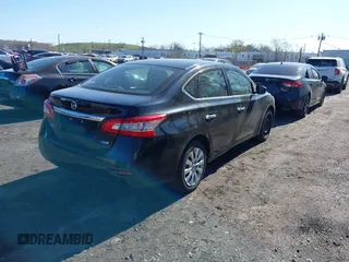 2015 Nissan Sentra SV z VIN 3N1AB7AP2FL685510, wystawiony jako IAAI lot #42061961 z przebiegiem 120 047 mil mil oraz . Historia ofert i sprzedaży dostępna na DreamBid. Obrazek 4.