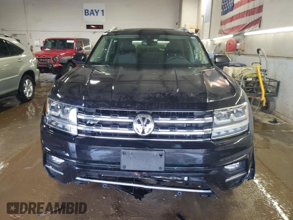 2019 Volkswagen Atlas SEL R-Line with VIN 1V2RR2CA6KC564779, listed as a Copart auction lot 52622765 with 52,615 mi miles and Salvage title. Bid and sale history available at DreamBid. Image 5.