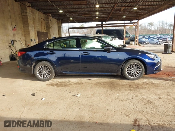 2018 Lexus ES with VIN 58ABK1GG7JU107539, listed as a IAAI auction lot 41762240 with 58,167 mi miles. Bid and sale history available at carsss.com. Image 13.