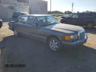 1989 Mercedes-Benz 560 with VIN WDBCA39D1KA429080, listed as a Copart auction lot 75631614 with 178,048 mi miles and Salvage Title. Bid and sale history available at DreamBid. Image 4.