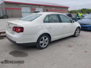 2008 Volkswagen Jetta SE with VIN 3VWRZ81K08M093880, listed as a IAAI auction lot 42273895 with 266,962 mi miles and . Bid and sale history available at DreamBid. Image 4.