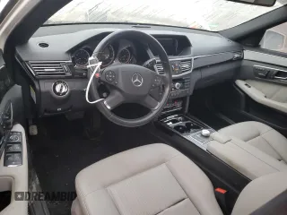 2010 Mercedes-Benz E 350 Luxury z VIN WDDHF8HB0AA099572, wystawiony jako Copart lot #54155435 z przebiegiem 62 107 mil mil oraz Szkoda całkowita • Salvage title. Historia ofert i sprzedaży dostępna na DreamBid. Obrazek 8.