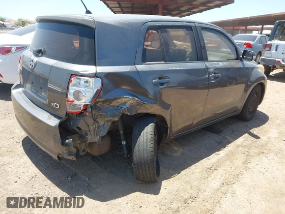2010 Scion xD z VIN JTKKU4B45AJ056833, wystawiony jako IAAI lot #42450316 z przebiegiem 273 828 mil mil oraz . Historia ofert i sprzedaży dostępna na DreamBid. Obrazek 4.