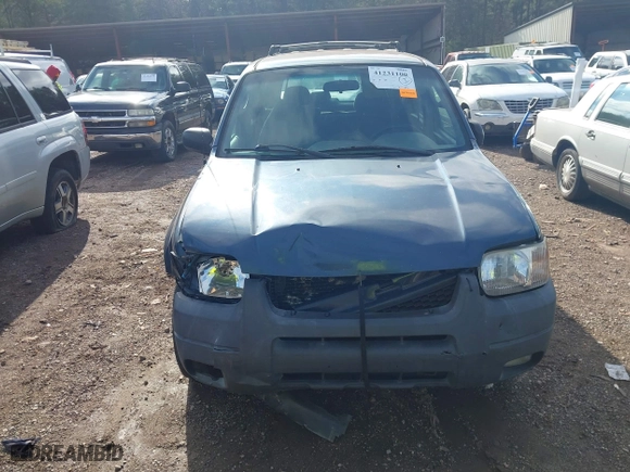 2001 Ford Escape XLT with VIN 1FMYU03181KC56156, listed as a IAAI auction lot 41231100 with 262,875 mi miles. Bid and sale history available at carsss.com. Image 6.