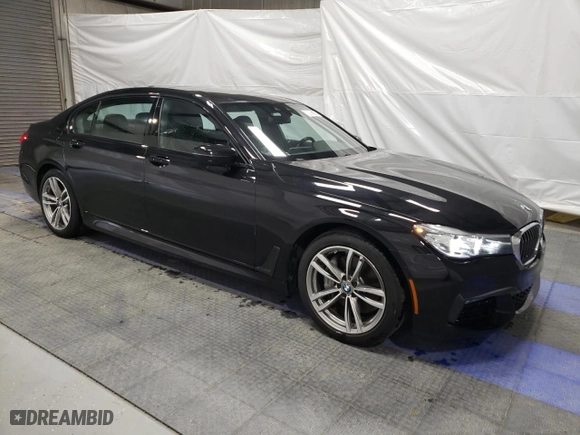 2019 BMW 7 Series 740i xDrive with VIN WBA7E4C50KGV28739, listed as a Copart auction lot 69882784 with 6,213 mi miles and Clean Title. Bid and sale history available at carsss.com. Image 4.