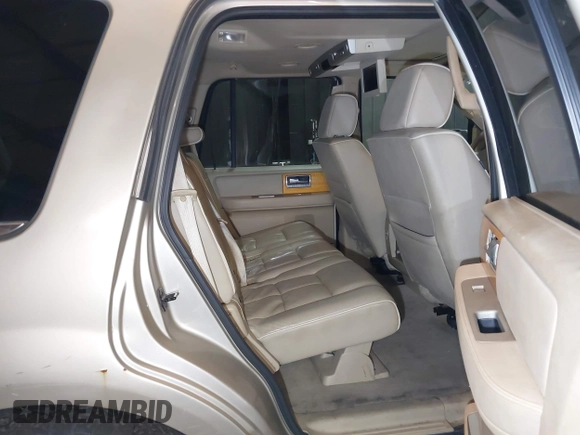 2007 Lincoln Navigator с VIN 5LMFU28587LJ15408, выставлен на аукционе IAAI как лот 41978829 с пробегом 220 032 миль миль и . История ставок и продаж доступна на DreamBid. Изображение 8.