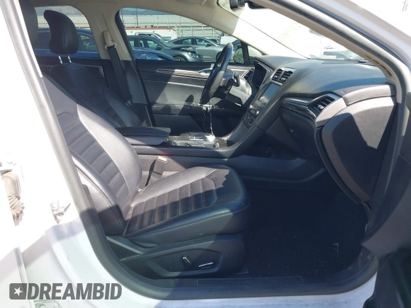 2019 Ford Fusion SEL with VIN 3FA6P0CD7KR134405, listed as a IAAI auction lot 41664755 with 119,158 mi miles. Bid and sale history available at carsss.com. Image 5.
