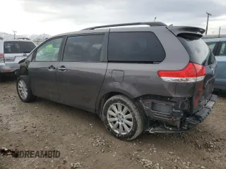 2013 Toyota Sienna XLE z VIN 5TDDK3DC1DS050345, wystawiony jako Copart lot #49737225 z przebiegiem 125 247 mil mil oraz Szkoda całkowita • Salvage title. Historia ofert i sprzedaży dostępna na DreamBid. Obrazek 2.