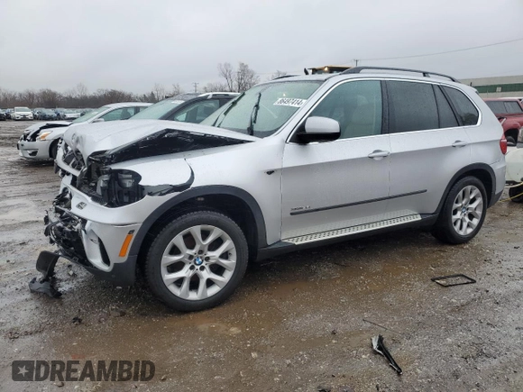2013 BMW X5 xDrive35i z VIN 5UXZV4C54D0E10167, wystawiony jako Copart lot #86497414 z przebiegiem 95 519 mil mil oraz Szkody całkowita. Historia ofert i sprzedaży dostępna na DreamBid. Obrazek 1.