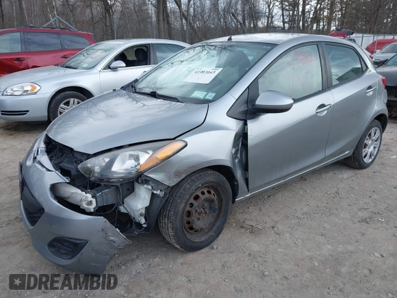2013 Mazda Mazda2 Sport with VIN JM1DE1KY5D0159551, listed as a IAAI auction lot 41903043 with 107,858 mi miles. Bid and sale history available at carsss.com. Image 2.
