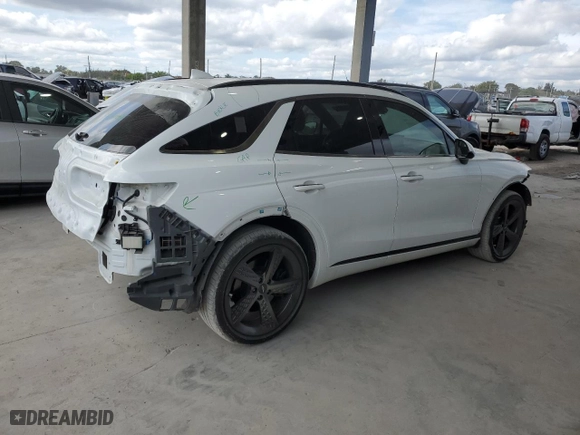 2024 Genesis GV70 2.5T with VIN 5NMMADTBXRH002578, listed as a Copart auction lot 45892005 with 9,739 mi miles and Salvage Title. Bid and sale history available at carsss.com. Image 3.