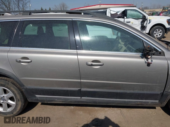 2012 Volvo XC70 3.2L with VIN YV4952BZ0C1141842, listed as a IAAI auction lot 41784679 with 106,541 mi miles and . Bid and sale history available at DreamBid. Image 13.