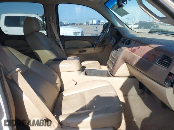2007 GMC Sierra 1500 with VIN 3GTEK13Y17G517689, listed as a IAAI auction lot 41996422 with 209,240 mi miles and . Bid and sale history available at DreamBid. Image 5.