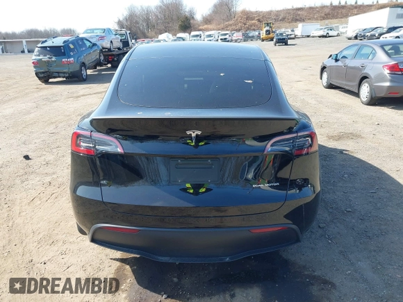 2025 Tesla Model Y Long Range with VIN 7SAYGDEEXSF267888, listed as a IAAI auction lot 41807129 with 3,002 mi miles and . Bid and sale history available at DreamBid. Image 16.