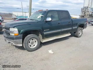 2002 Chevrolet Silverado 2500HD LS with VIN 1GCHK23UX2F195466, listed as a IAAI auction lot 41671952 with 238,184 mi miles. Bid and sale history available at carsss.com. Image 20.