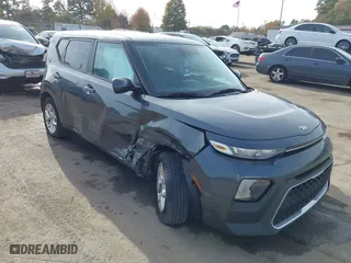 2021 Kia Soul LX with VIN KNDJ23AUXM7772620, listed as a IAAI auction lot 40774416 with 63,861 mi miles. Bid and sale history available at carsss.com. Image 1.