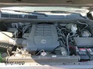 2018 Toyota Tundra SR5 with VIN 5TFFY5F19JX240866, listed as a Copart auction lot 59179555 with 52,488 mi miles and Salvage title. Bid and sale history available at DreamBid. Image 13.