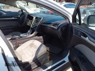 2014 Ford Fusion S with VIN 3FA6P0G7XER102749, listed as a IAAI auction lot 42035294 with 181,153 mi miles. Bid and sale history available at carsss.com. Image 5.