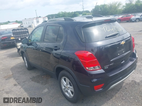2021 Chevrolet Trax LT with VIN KL7CJPSM5MB374551, listed as a IAAI auction lot 42433565 with 54,367 mi miles and . Bid and sale history available at DreamBid. Image 3.