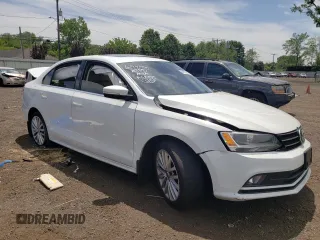 2015 Volkswagen Jetta SE with VIN 3VWD17AJ0FM326205, listed as a Copart auction lot 61358115 with Not provided miles and Salvage title. Bid and sale history available at DreamBid. Image 4.