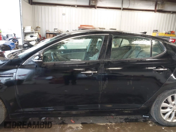 2014 Kia Optima EX z VIN 5XXGN4A75EG339104, wystawiony jako IAAI lot #42311979 z przebiegiem 115 119 mil mil oraz . Historia ofert i sprzedaży dostępna na DreamBid. Obrazek 14.