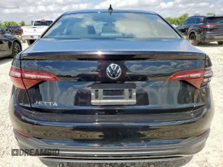2024 Volkswagen Jetta Sport z VIN 3VWBM7BUXRM044634, wystawiony jako Copart lot #63899615 z przebiegiem 7 586 mil mil oraz Czysty tytuł • Clean title. Historia ofert i sprzedaży dostępna na DreamBid. Obrazek 6.