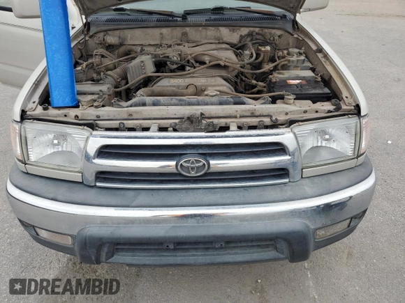1999 Toyota 4Runner SR5 z VIN JT3GN86RXX0097565, wystawiony jako Copart lot #59844465 z przebiegiem Nie podano mil oraz Czysty tytuł • Clean title. Historia ofert i sprzedaży dostępna na DreamBid. Obrazek 12.