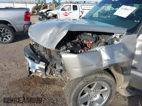 2004 Chevrolet Tahoe LT с VIN 1GNEK13Z24J160114, выставлен на аукционе IAAI как лот 41180477 с пробегом Не указан миль и . История ставок и продаж доступна на DreamBid. Изображение 6.