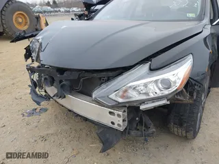 2017 Nissan Altima 2.5 SR with VIN 1N4AL3AP5HC475622, listed as a IAAI auction lot 41510202 with 132,074 mi miles. Bid and sale history available at carsss.com. Image 6.
