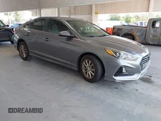 2018 Hyundai Sonata SE z VIN 5NPE24AF2JH633890, wystawiony jako IAAI lot #42364307 z przebiegiem 84 755 mil mil oraz . Historia ofert i sprzedaży dostępna na DreamBid. Obrazek 1.