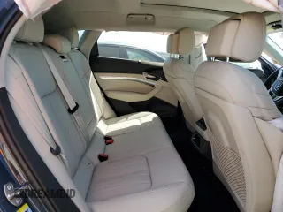 2024 Audi Q8 e-tron z VIN WA16AAGE4RB051463, wystawiony jako Copart lot #55693475 z przebiegiem Nie podano mil oraz Szkoda całkowita • Salvage title. Historia ofert i sprzedaży dostępna na DreamBid. Obrazek 11.