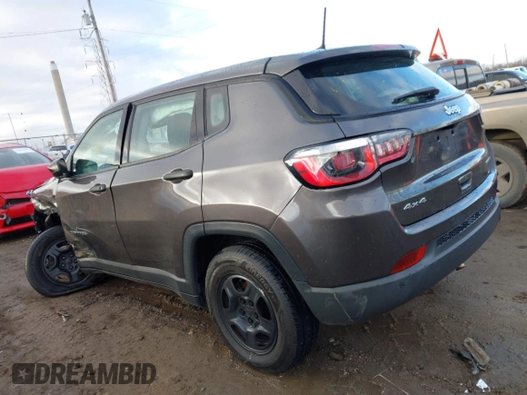 2017 Jeep Compass Sport z VIN 3C4NJDAB8HT667519, wystawiony jako IAAI lot #41488704 z przebiegiem 111 242 mil mil oraz . Historia ofert i sprzedaży dostępna na DreamBid. Obrazek 3.