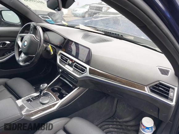 2020 BMW 3 Series 330i xDrive with VIN 3MW5R7J00L8B36008, listed as a IAAI auction lot 40459958 with 32,465 mi miles. Bid and sale history available at carsss.com. Image 5.