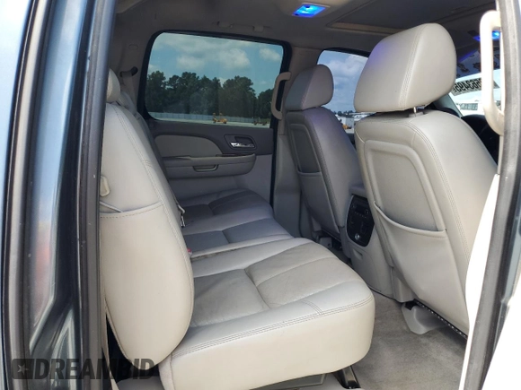 2008 Chevrolet Avalanche 3LT z VIN 3GNEC120X8G262669, wystawiony jako Copart lot #63563495 z przebiegiem 301 581 mil mil oraz Szkoda całkowita • Salvage title. Historia ofert i sprzedaży dostępna na DreamBid. Obrazek 10.