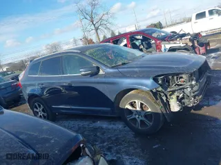 2015 Volvo XC60 T6 Platinum with VIN YV4902RM1F2648904, listed as a IAAI auction lot 40987622 with 80,745 mi miles. Bid and sale history available at carsss.com. Image 14.
