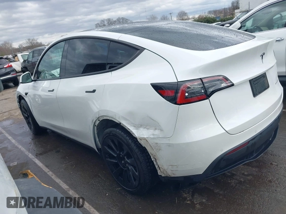 2022 Tesla Model Y Long Range with VIN 7SAYGDEE6NF461788, listed as a IAAI auction lot 41697064 with 34,034 mi miles and . Bid and sale history available at carsss.com. Image 13.