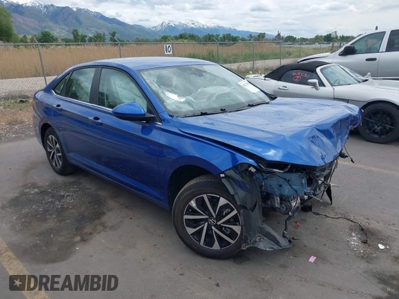 2024 Volkswagen Jetta S с VIN 3VW5M7BU2RM065135, выставлен на аукционе IAAI как лот 42272382 с пробегом 9 555 миль миль и . История ставок и продаж доступна на DreamBid. Изображение 1.