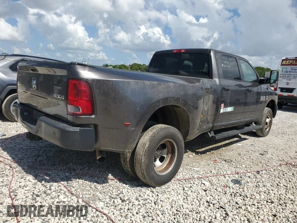 2018 Ram 3500 Tradesman z VIN 3C63RRGL9JG238912, wystawiony jako Copart lot #61131855 z przebiegiem 621 369 mil mil oraz Czysty tytuł • Clean title. Historia ofert i sprzedaży dostępna na DreamBid. Obrazek 3.