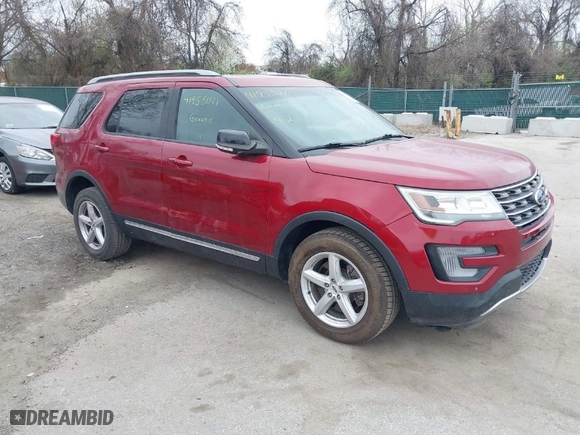 2017 Ford Explorer XLT with VIN 1FM5K8DH3HGC08256, listed as a IAAI auction lot 41955071 with 44,132 mi miles. Bid and sale history available at carsss.com. Image 1.
