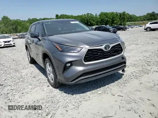 2024 Toyota Highlander LE with VIN 5TDKDRAH4RS529743, listed as a Copart auction lot 53196865 with 31,678 mi miles and Salvage title. Bid and sale history available at DreamBid. Image 14.