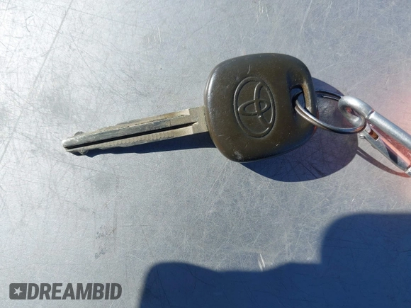 2000 Toyota Sienna LE with VIN 4T3ZF13C2YU171440, listed as a IAAI auction lot 42045373 with Not Provided miles and . Bid and sale history available at DreamBid. Image 11.