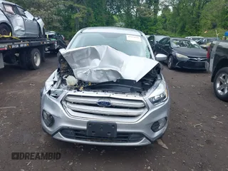 2019 Ford Escape SE z VIN 1FMCU9GD8KUA73154, wystawiony jako IAAI lot #42258644 z przebiegiem 37 090 mil mil oraz . Historia ofert i sprzedaży dostępna na DreamBid. Obrazek 12.