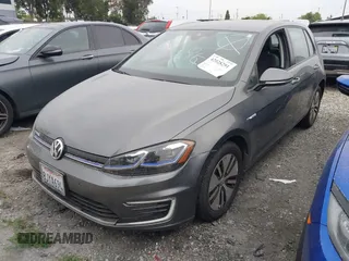 2019 Volkswagen Golf SEL Premium с VIN WVWPR7AU0KW911072, выставлен на аукционе IAAI как лот 42028291 с пробегом 33 726 миль миль и . История ставок и продаж доступна на DreamBid. Изображение 2.