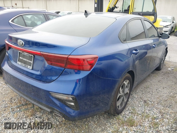 2021 Kia Forte LXS with VIN 3KPF24AD2ME386091, listed as a IAAI auction lot 41866112 with 42,430 mi miles. Bid and sale history available at carsss.com. Image 4.
