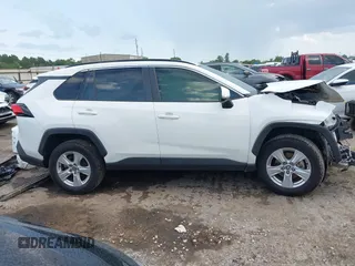 2020 Toyota RAV4 XLE with VIN JTMW1RFV0LD521893, listed as a IAAI auction lot 42701228 with 34,647 mi miles and . Bid and sale history available at DreamBid. Image 14.