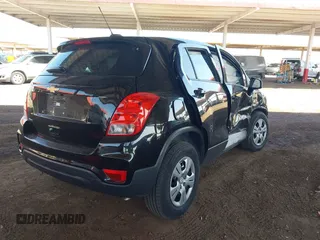 2018 Chevrolet Trax LS with VIN 3GNCJKSB0JL334237, listed as a IAAI auction lot 41992791 with 121,521 mi miles. Bid and sale history available at carsss.com. Image 4.