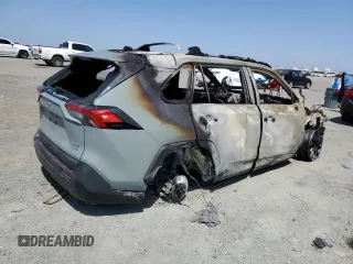 2023 Toyota RAV4 XLE Premium z VIN 2T3A1RFV4PW389370, wystawiony jako Copart lot #55143995 z przebiegiem Nie podano mil oraz Nie do naprawy • Non repairable. Historia ofert i sprzedaży dostępna na DreamBid. Obrazek 3.